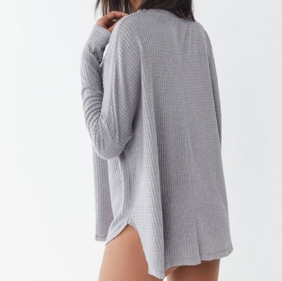 Gray urban outfitters over sized tie front thermal - Picture 2 of 5